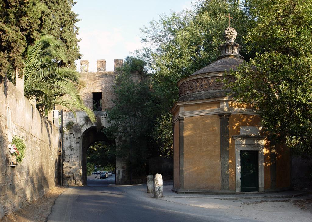 Porta Latina Suite - Private Apartment Rome'S Center Екстериор снимка