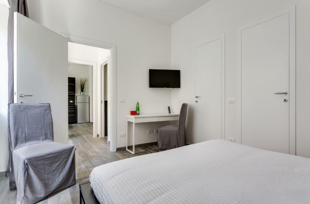 Porta Latina Suite - Private Apartment Rome'S Center Екстериор снимка